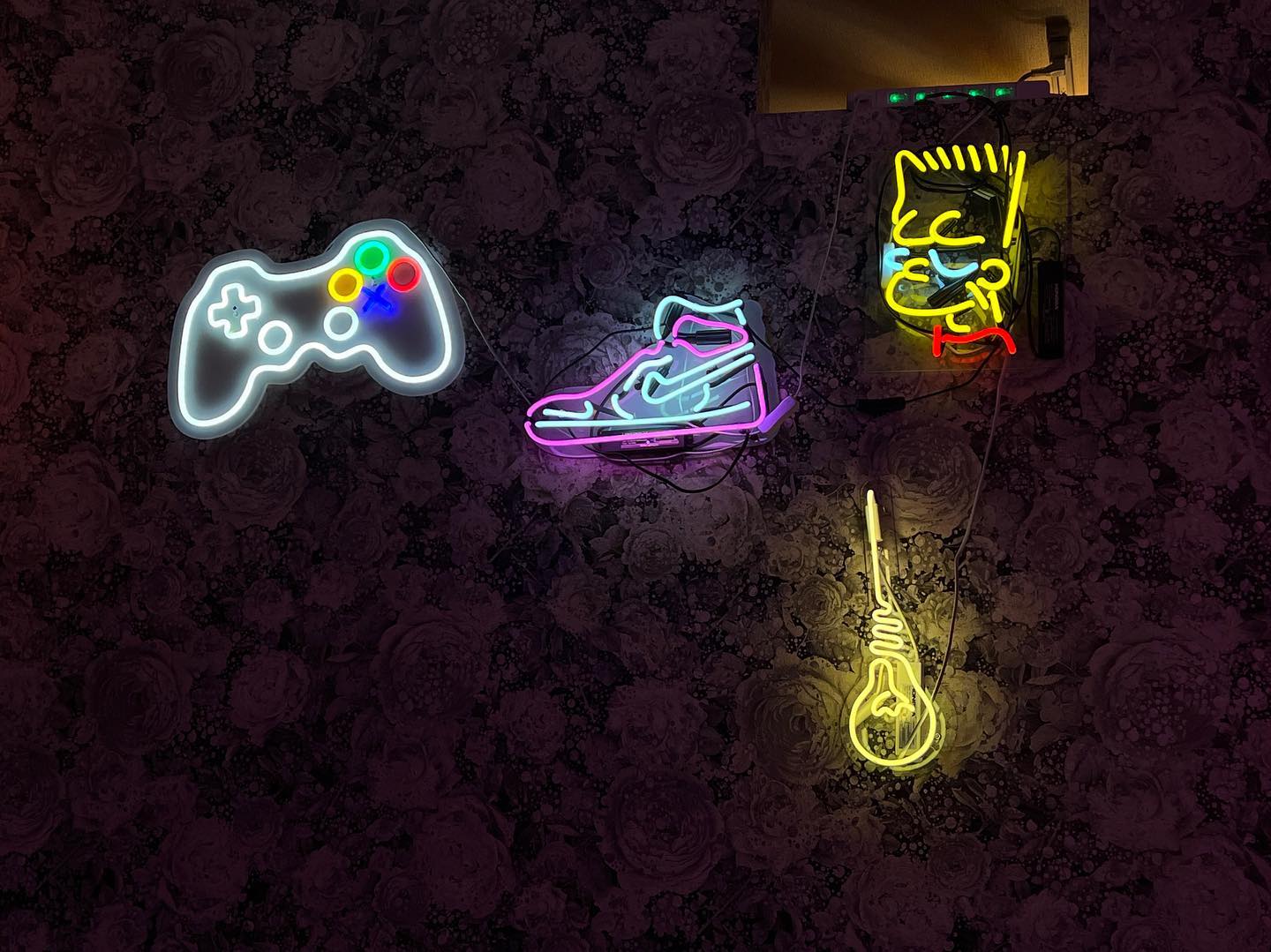 Instagram Bar Go 京成立石のバー Go Selene Vessel のホームページです